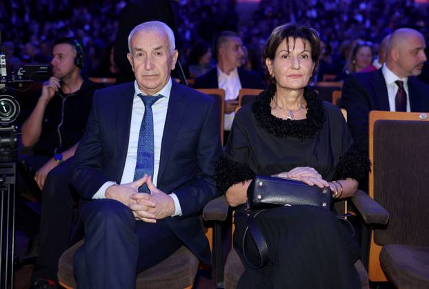 Zagreb: Brojni poznati na Božićnom gala koncertu Croatia osiguranja "Croatia povezana pjesmom" u KD Lisinski