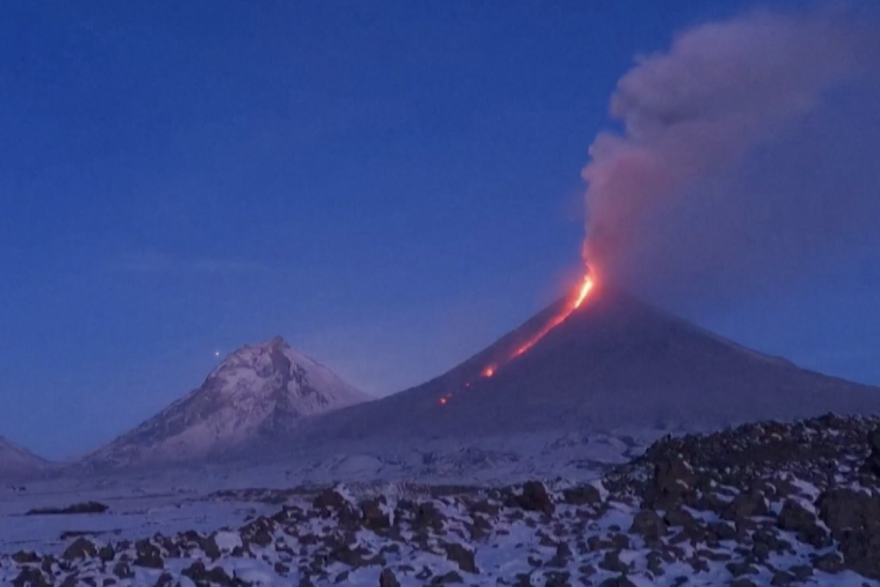 Apokaliptične scene u Rusiji: Vulkan erumpirao, izbacuje lavu i pepeo 10 kilometara u vis