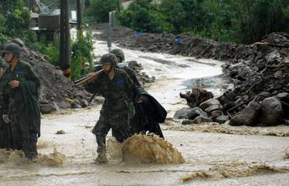 Filipini: Tajfun je ubio 11 ljudi, tisuće bez domova