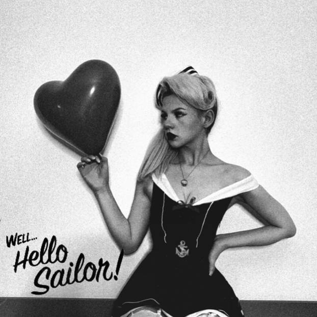 FOTO Mlada ljepotica obožava vintage stil - u retro krpicama donosi seksepil iz 1950-ih