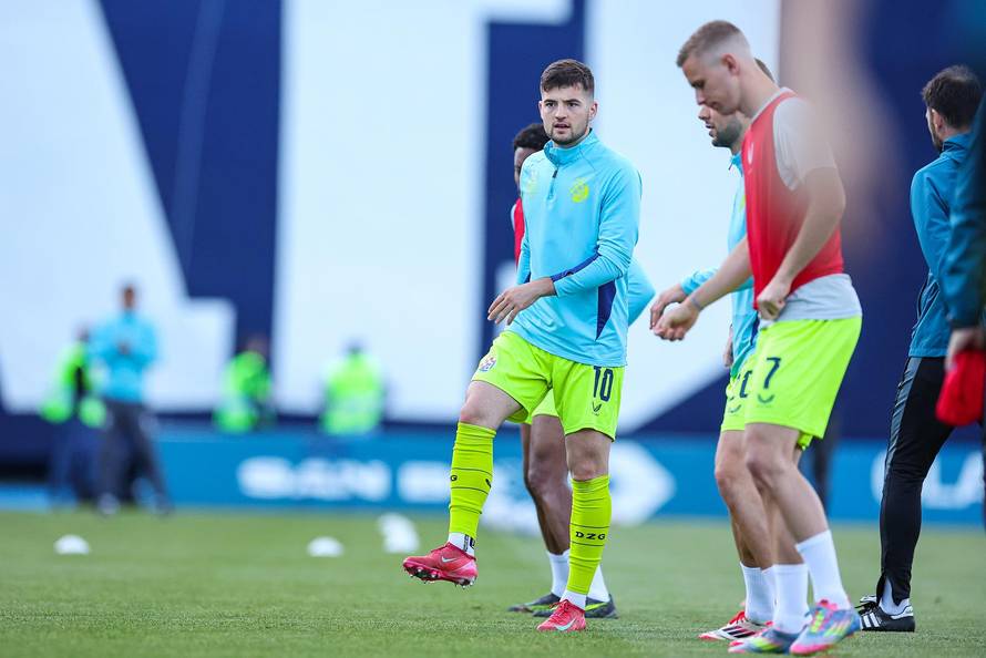 Zagreb: Zagrijavanje igrača prije početka utakmice Dinamo - Lokomotiva