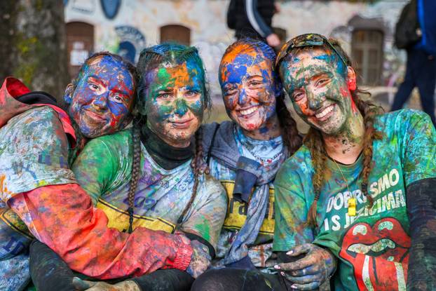 Pulski srednjoškolci slave kraj škole