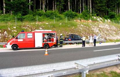 U sudaru na autocesti kraj Otočca poginula djevojčica