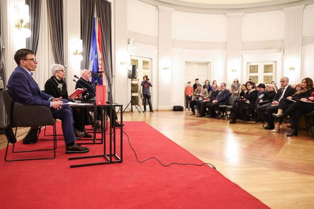 Zagreb: Promocija knjige Žene koje mašu rukama Jadranke Kosor