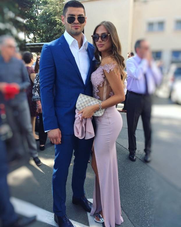FOTO Ovo je ljepotica koja je osvojila srce Filipa Hrgovića. Od početka stoji uz 'El Animala'...