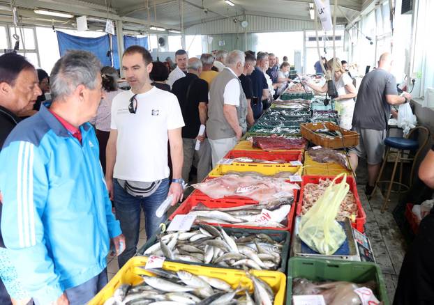 Šibenik: Bogata ponuda u šibenskoj ribarnici