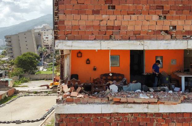 Aftermath of earthquakes in La Guaira