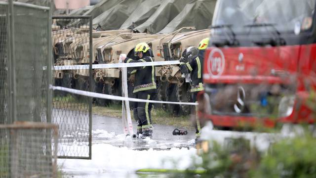 Zagreb: Zapalio se kamion u Remontnom zavodu, jedna osoba ozlijeđena