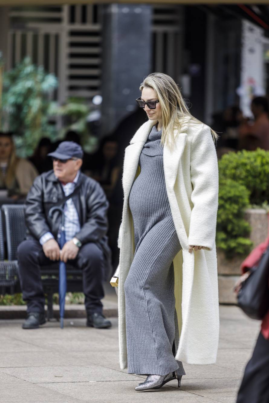 Zagreb: Trudna Sonja Kovač u šetnji centrom grada