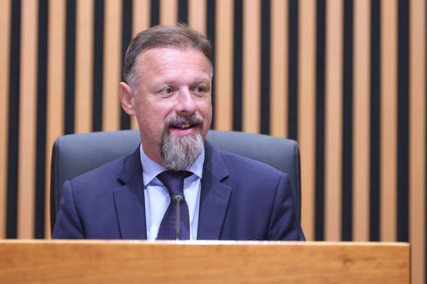 Brkovi i brade! Ovako bi naši političari izgledali da se ne briju