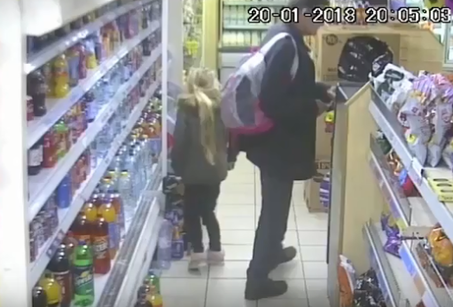 Kćeri (8) kupio slatkiše pa ju kod kuće na smrt izbo nožem