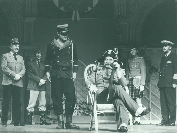 FOTO 'Mala Floramye' slavi 99. rođendan! Pogledajte kako se postava mijenjala kroz godine