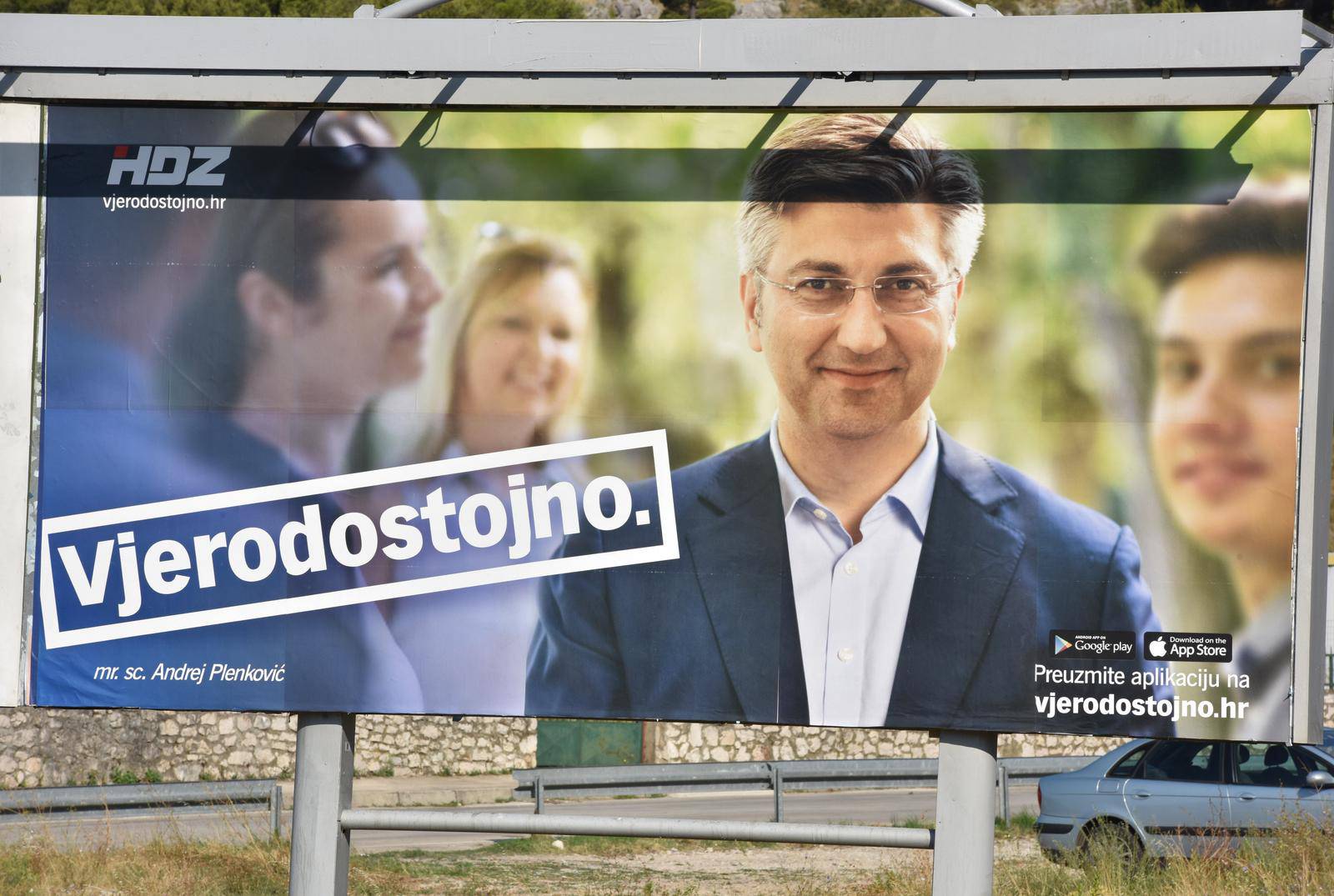 Možda je HDZ u pravu. Možda su doista građani odgovorni za korupciju. Jer drže HDZ na vlasti