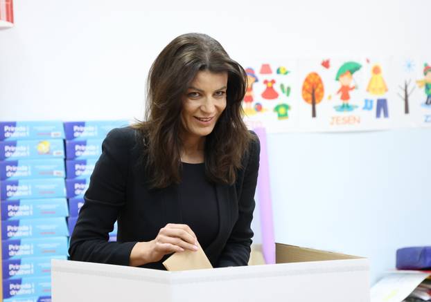 Šibenik: Josipa Plesli? pristupila je glasanju za gradona?elnicu Knina