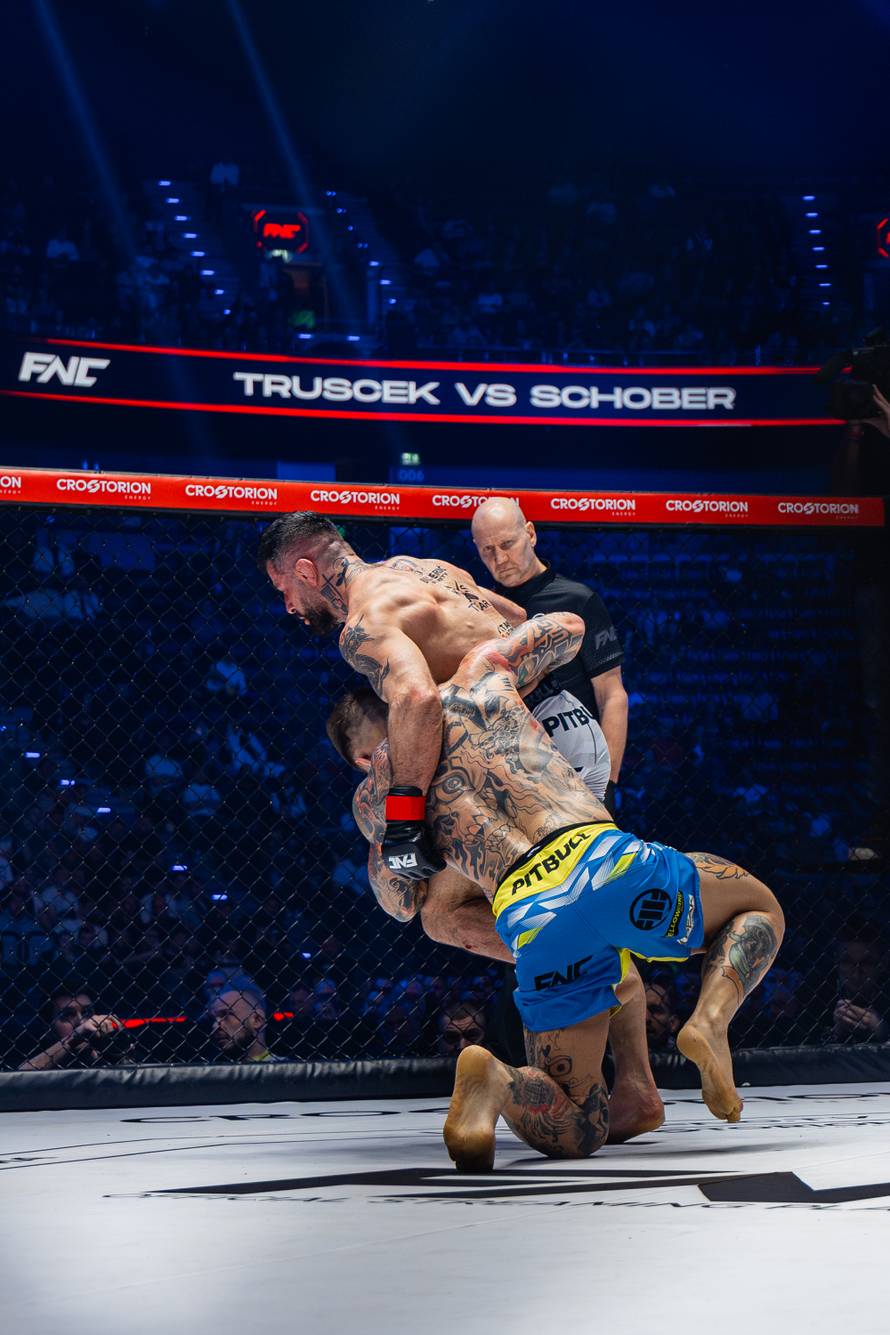 FNC potvrdio drugu borbu za pojas u Ljubljani: Prvak Ivan Sičaja protiv opasnog Nijemca