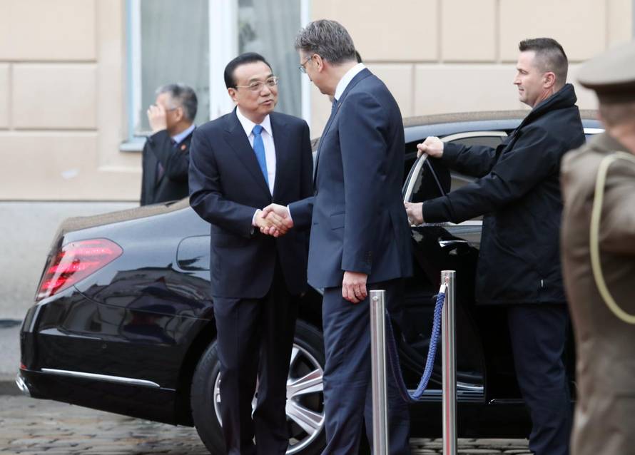 Zagreb: Ceremonija sluÅ¾benog doÄeka kineskog premijera Lija Keqianga ispred Banskih dvora