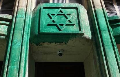 U Parizu sinagoge i memorijal holokausta zalili zelenom bojom