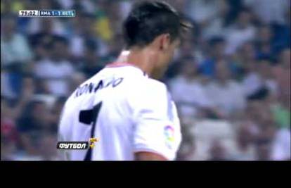 I on zna kiksati: Ronaldo izveo škarice i napucao se u glavu