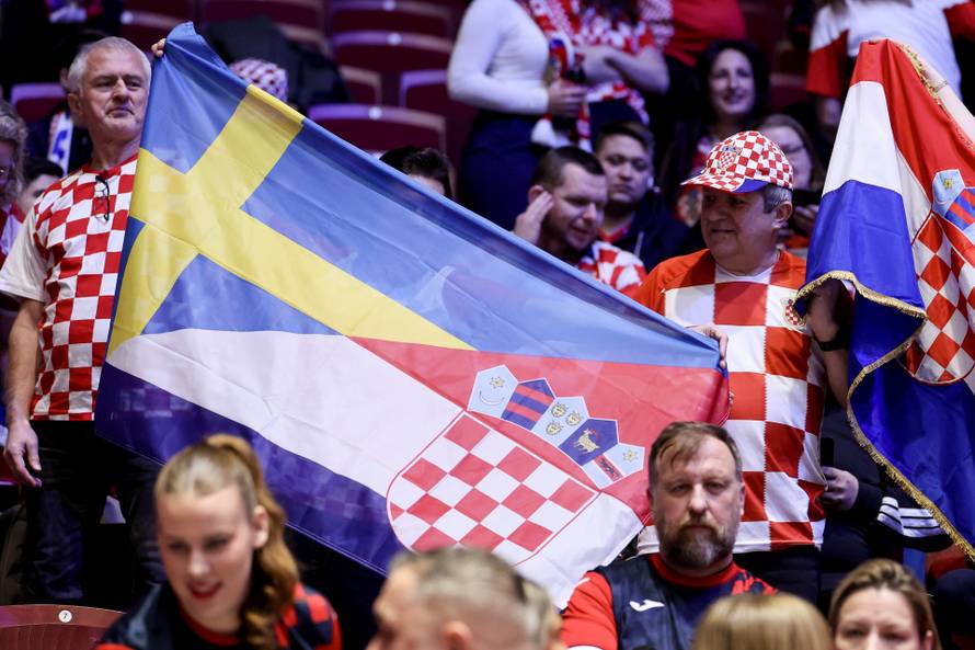 Malmo: Navijači Hrvatske i Mađarske na rukometnoj utakmici EHF prvenstva
