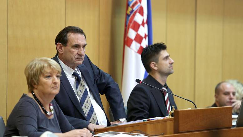 Branko Vukšić: Hrvatska nema vanjsku politiku, već je pudlica