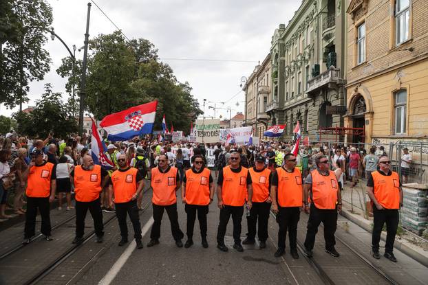 Zagreb: Veliki prosvjed u Zagrebu zbog zagađenja i opasnog otpada u Lici