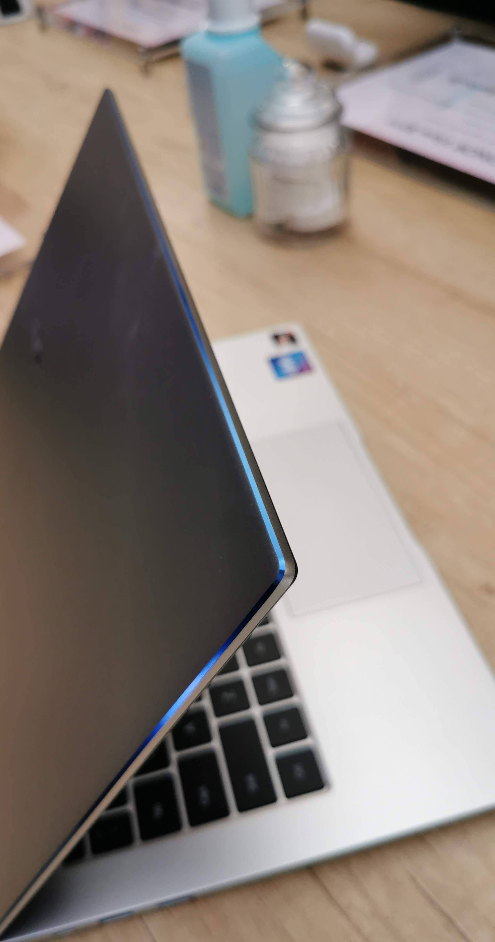 Brzi punjač i moćan hardver  su aduti Honor MagicBook laptopa