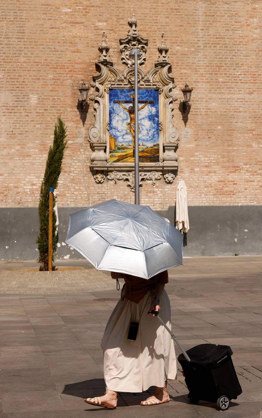 Spain faces first summer heatwave