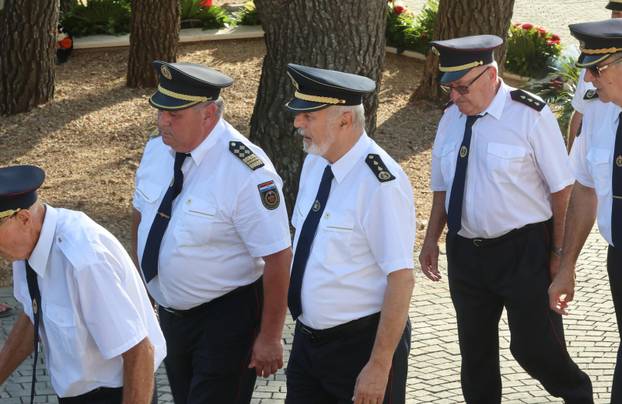 Omiš: Sprovod bivšeg vatrogasnog zapovjednika Drage Lelasa