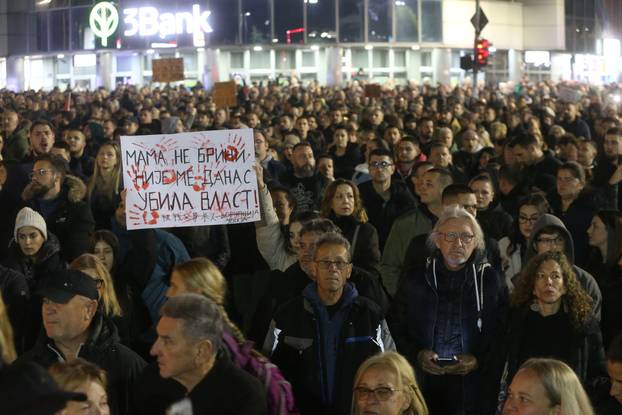 Nekoliko tisuća ljudi na prosvjedu u Novom Sadu