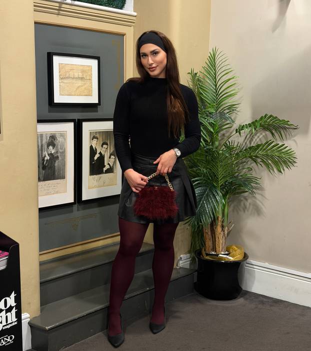 FOTO Ona može sve! Bacala je kuglu pa postala 'kraljca leda', a sjajnom figurom golica maštu