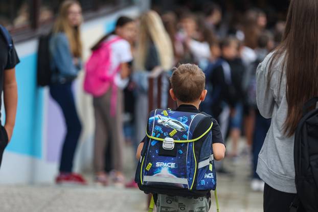 Zagreb: Prvi dan školske godine u OŠ Medvedgrad