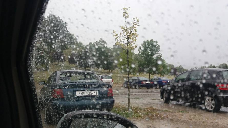 Počelo nevrijeme: U Mariji Bistrici tuča kao golf loptice