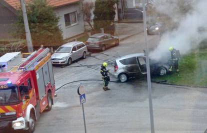 Zapalio se automobil u Dubravi