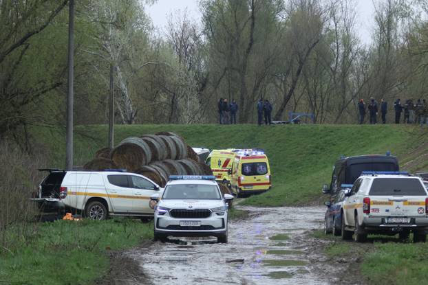 Babina Greda: Traje velika akcija spašavanja, Više ljudi završilo u Savi