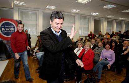 SDP izbacio 14 članova jer su podržali Milana Bandića