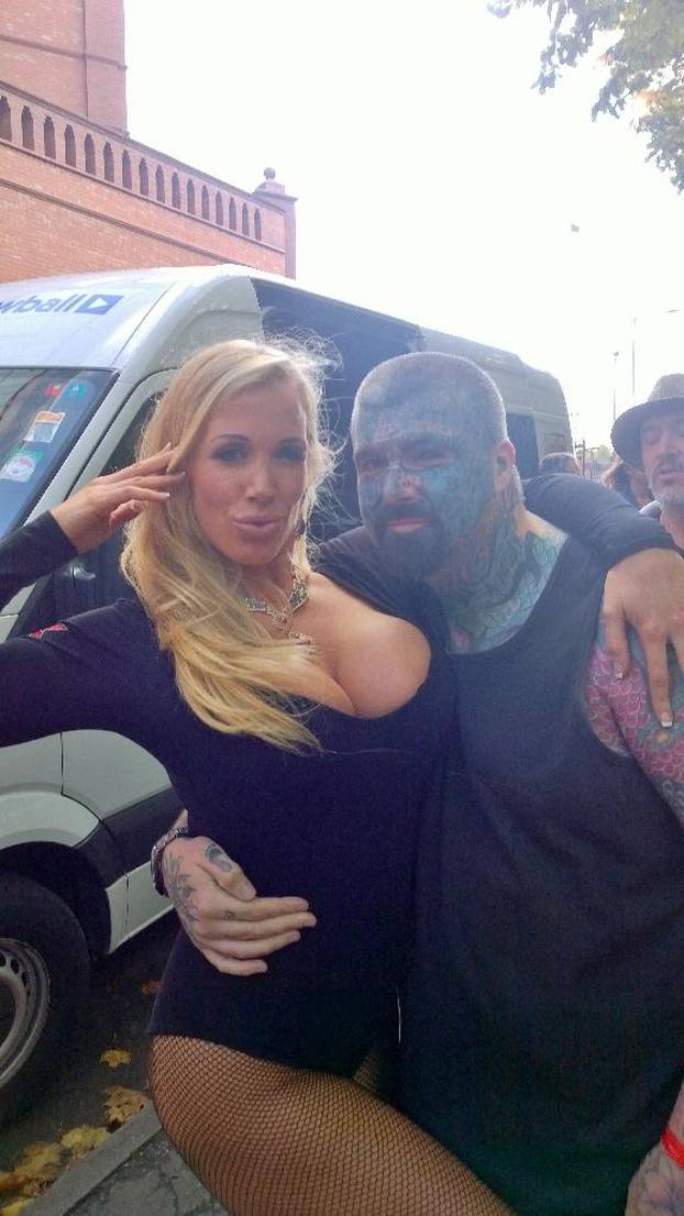 FOTO Više mu ne stane nijedna tetovaža! Uklonio je i bradavice. Evo kako je prije izgledao: Wow