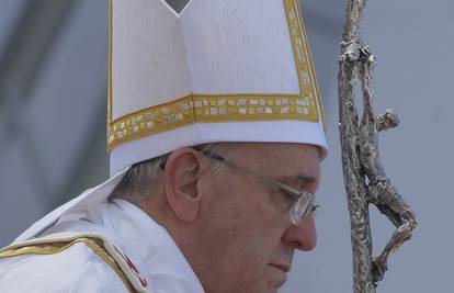 Poginulo troje Papinih rođaka: ''Tužan sam, molite sa mnom''