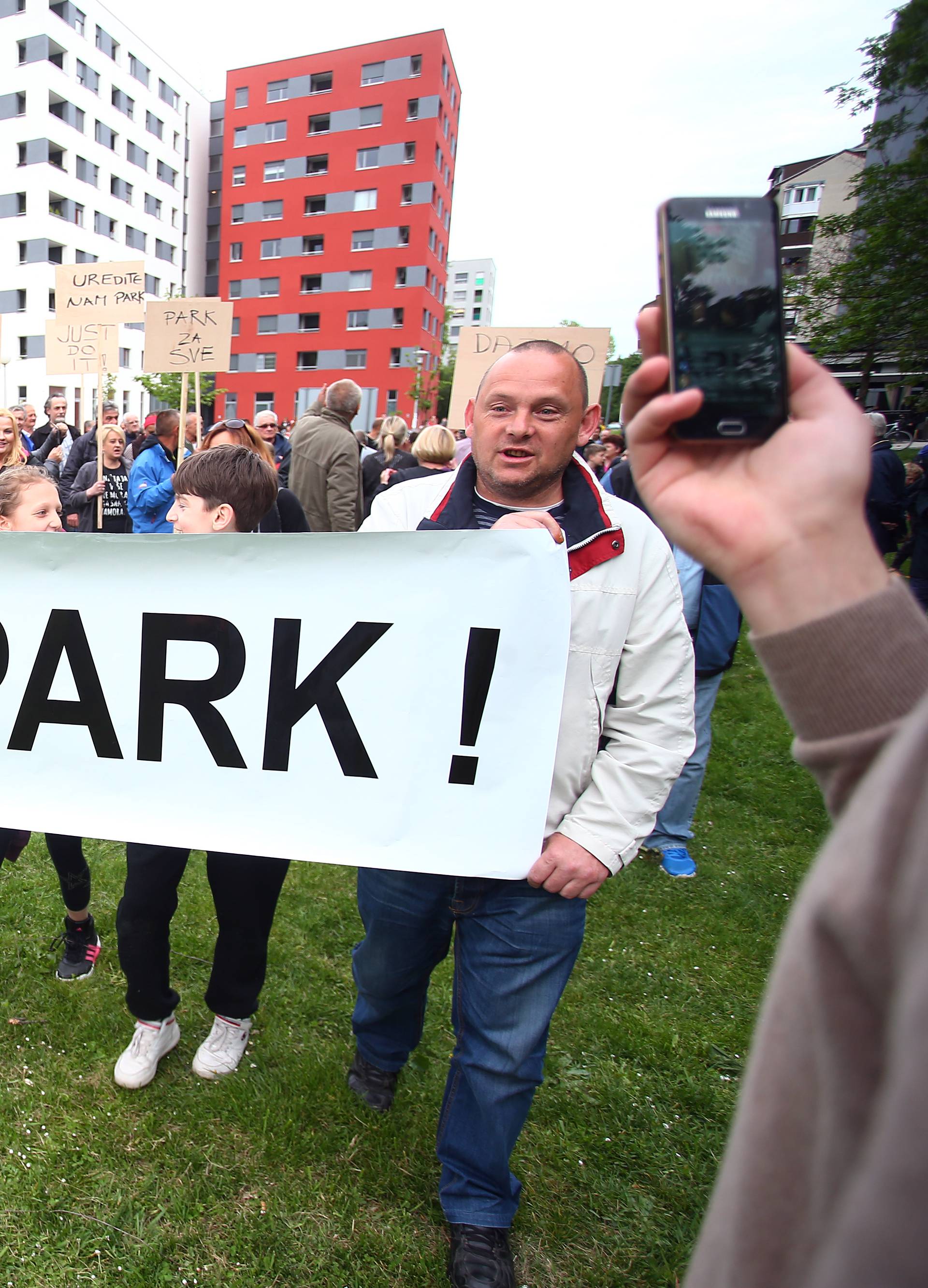 Ako je volja ljudi, da se park Savica uredi - uredit ćemo ga