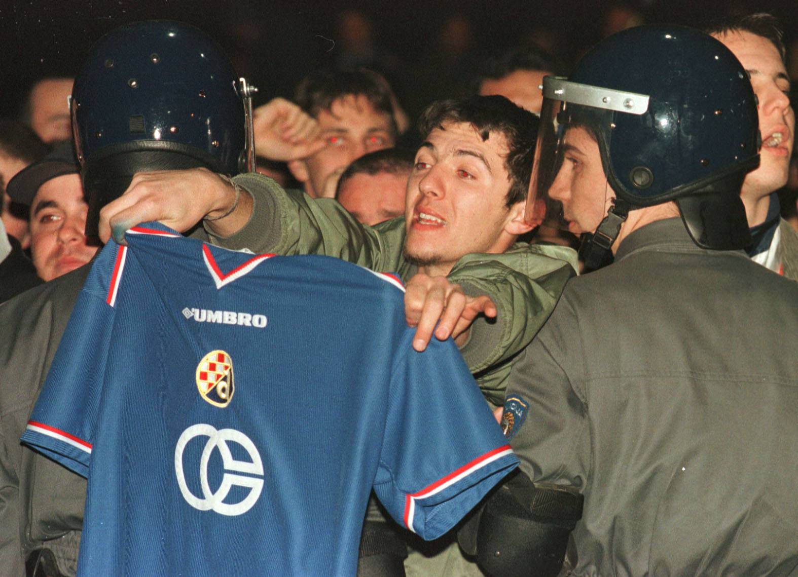 Ja sam taj čovjek s fotografije: Sina učim kako se voli Dinamo