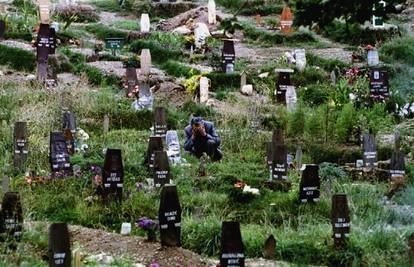 Nizozemska kriva za smrt oko 300 muslimana u Srebrenici