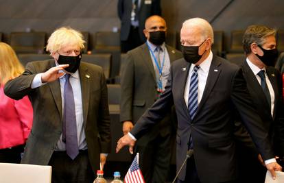 Britanski zastupnici okrivili Johnsona i Bidena za pad Afganistana talibanima