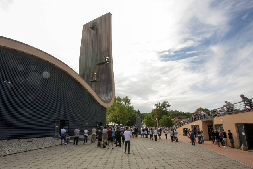 Aljmaš: Svetište Gospe od Utočišta zbog koronavirusa posjetilo manje ljudi nego prijašnjih godina