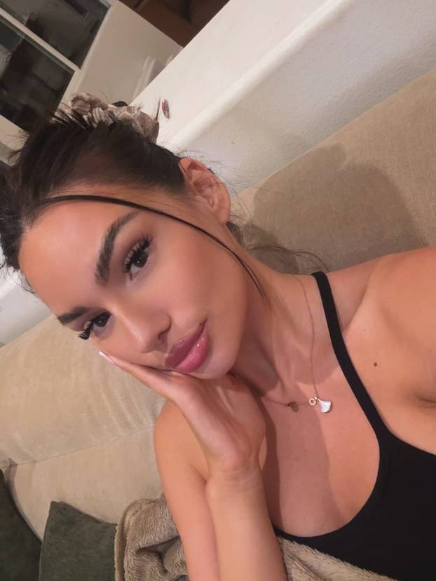 FOTO 'Kardashianka iz Novog Pazara' zaludjela je snagatora. Nije tražio ni predbračni ugovor