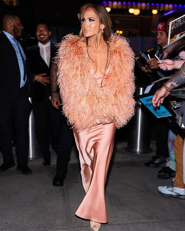 FOTO  Disciplina, snaga i ples - tajna top izgleda Jennifer Lopez