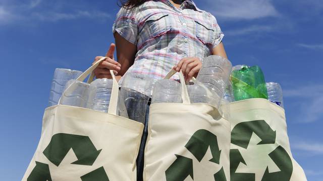 Ekološki problemi: Nestašica reciklirane plastike u industriji proizvodnje bezalkoholnih pića