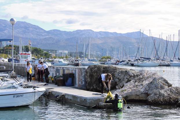 FOTO Pogledajte što su ronioci izvukli iz mora na eko akciji u Splitu: Sve je puno smeća...