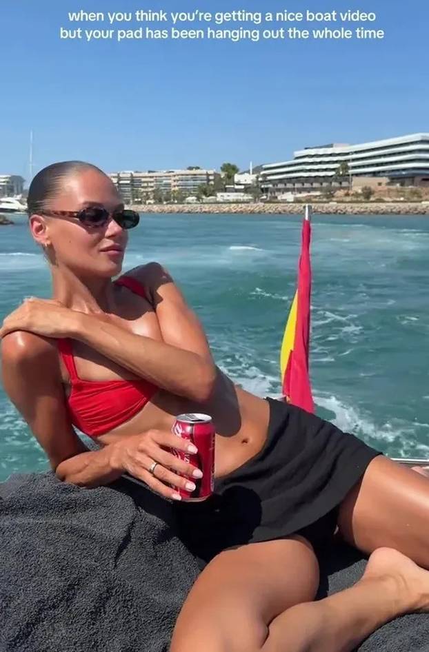 FOTO Instruktorica pilatesa je osvojila internet nakon što joj je nešto 'ispalo' na odmoru