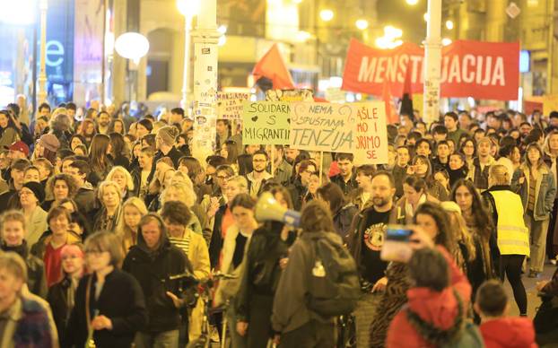Zagreb: Održan jubilarni 10. Noćni marš za prava žena "Žene – kičma otpora"