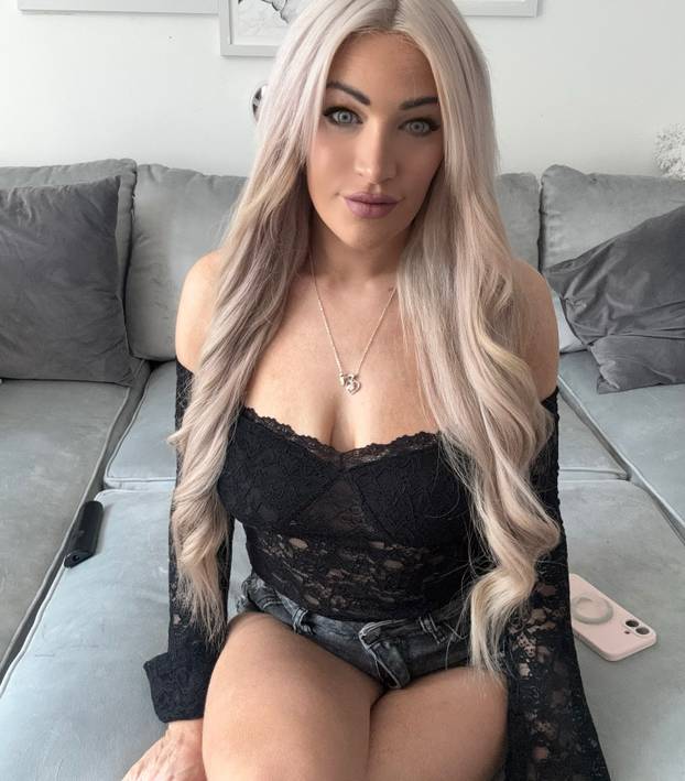 FOTO Britanka ostavila klizaljke i bacila se na stranicu za odrasle i tvrdi da joj je to spasilo život