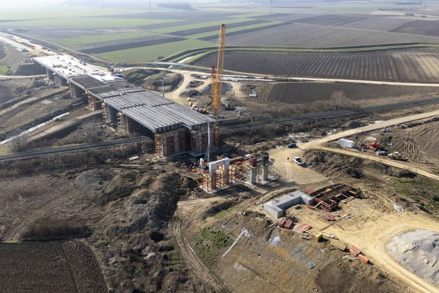Punom parom se gradi posljednja dionica Koridora 5c, uskoro će put od Osijeka do Budimpešte trajati dva sata
